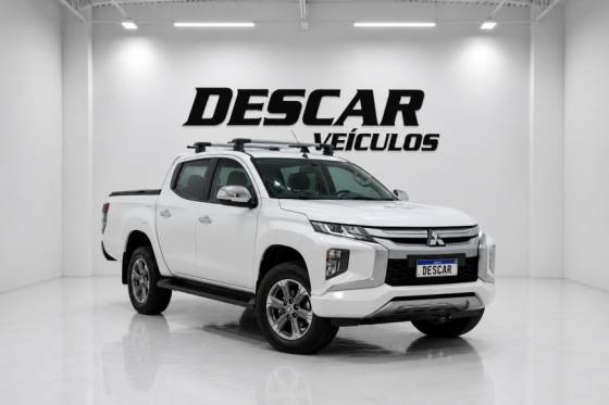 MITSUBISHI L200 TRITON 2.4 16V TURBO DIESEL SPORT HPE CD 4P 4X4 AUTOMÁTICO MITSUBISHI L200 TRITON 2.4 16V TURBO DIESEL SPORT HPE CD 4P 4X4 AUTOMÁTICO